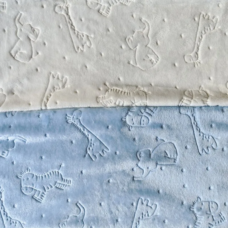 Embossed flannel – giraffes