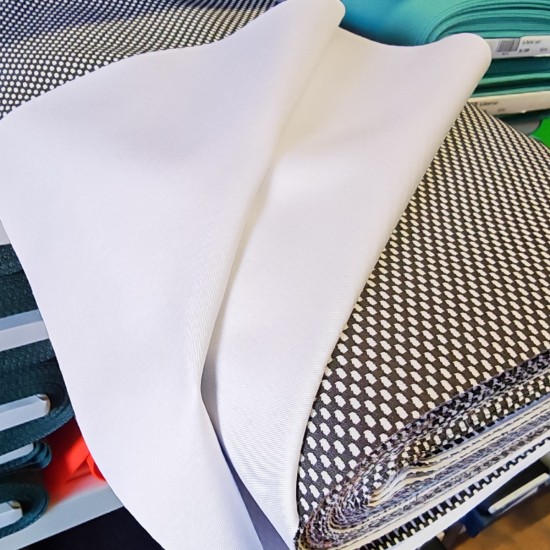 Softshell mesh twill